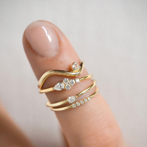 Accumulation-Bague-diamants_blancs_Iris-Bague_Iris_Composition_Bague_vague_brillant_Iris_