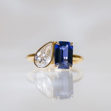 Bague de fiancailles Sur Mesure Saphir et Diamant Poire