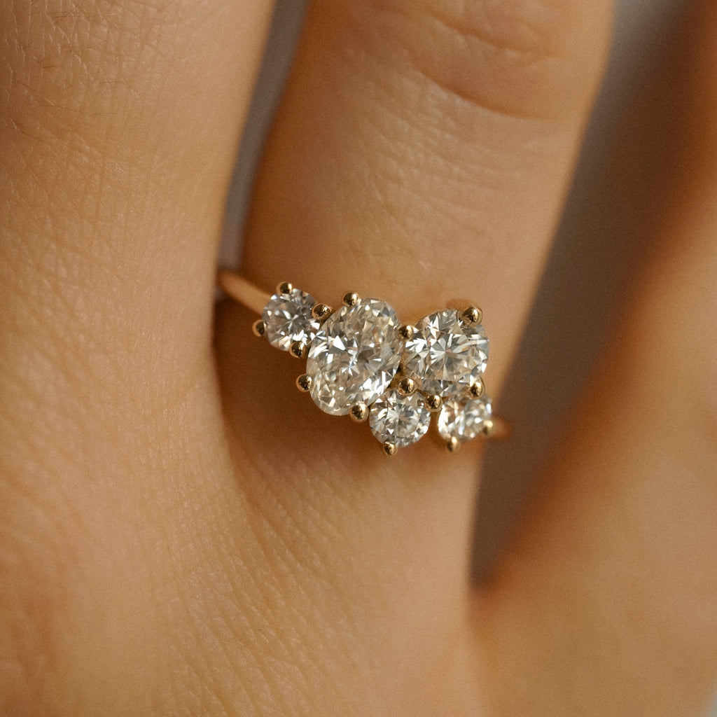 Engagement ring - Oval diamond composition - 1.70ct