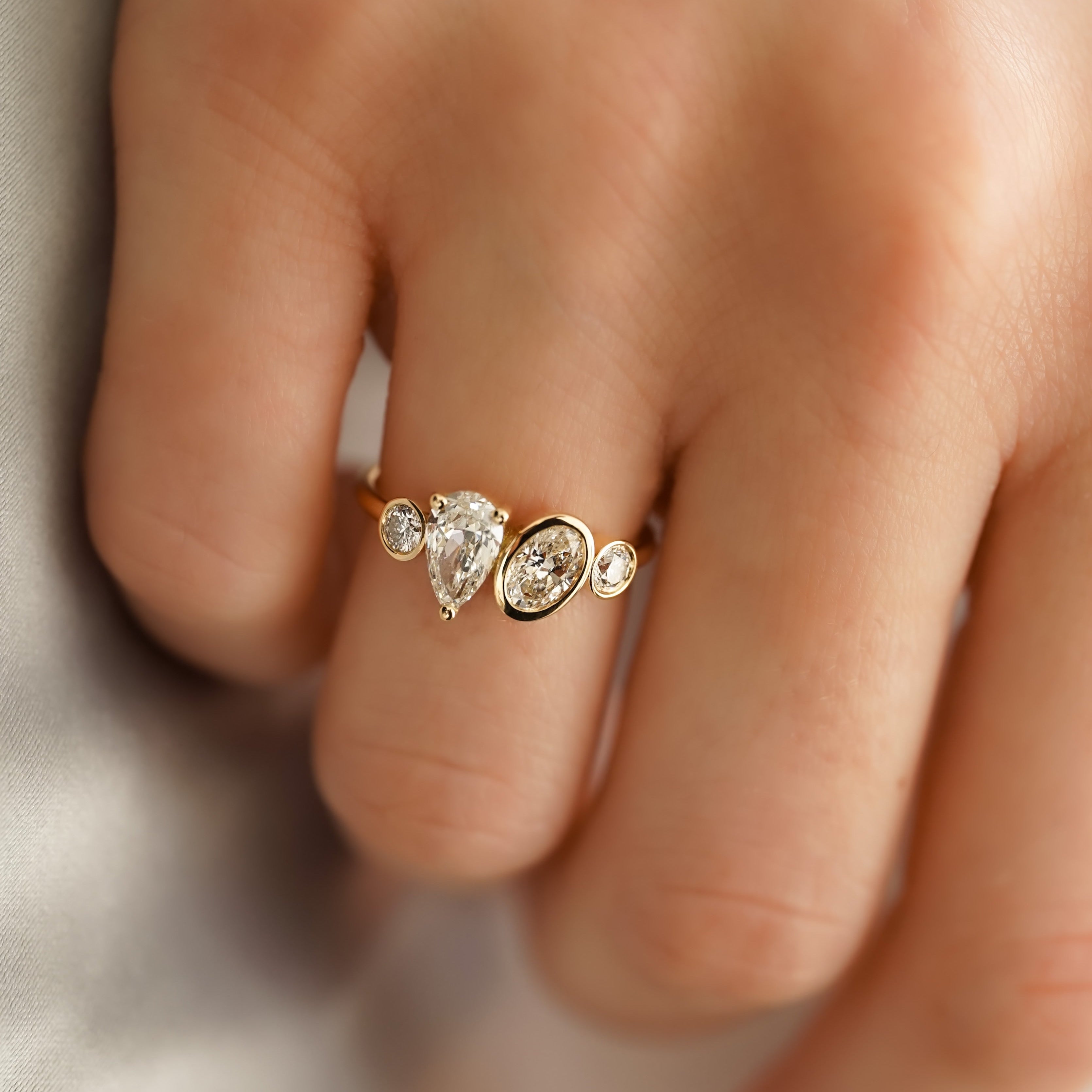 Bague de fiançailles - Composition Diamant Poire - 1.40ct