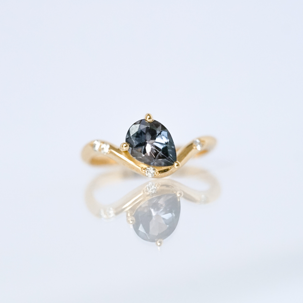 Raphaëlle Star Ring