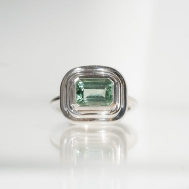 BAGUE SUR MESURE TOURMALINE VERTE OR BLANC