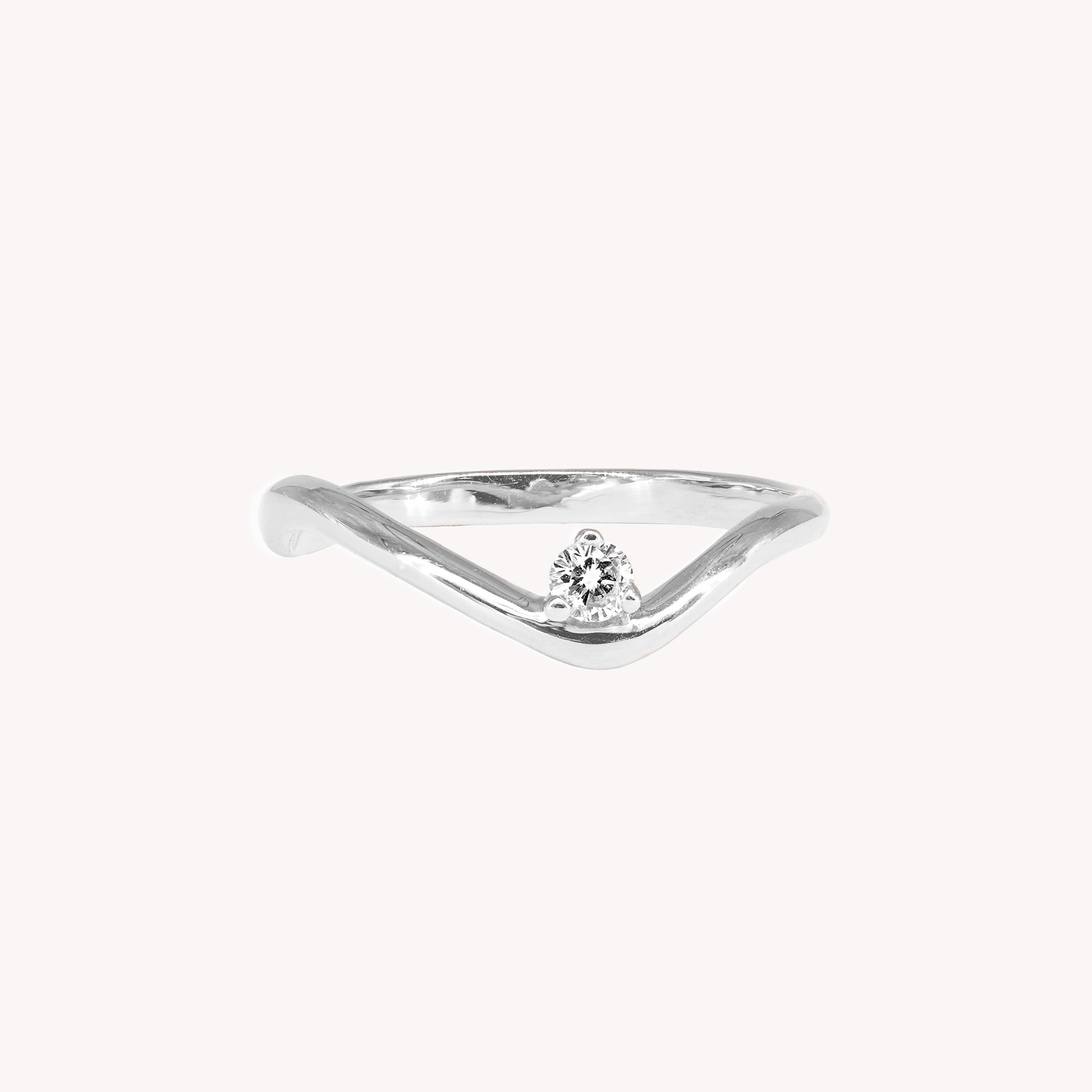 Iris Brilliant Wave Ring
