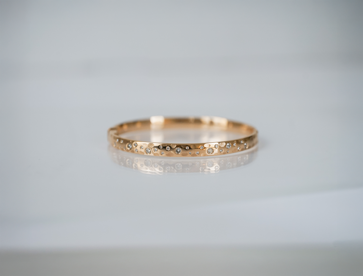 Jonc Sur-Mesure, diamants blancs brillant, or recyclé 18 carats