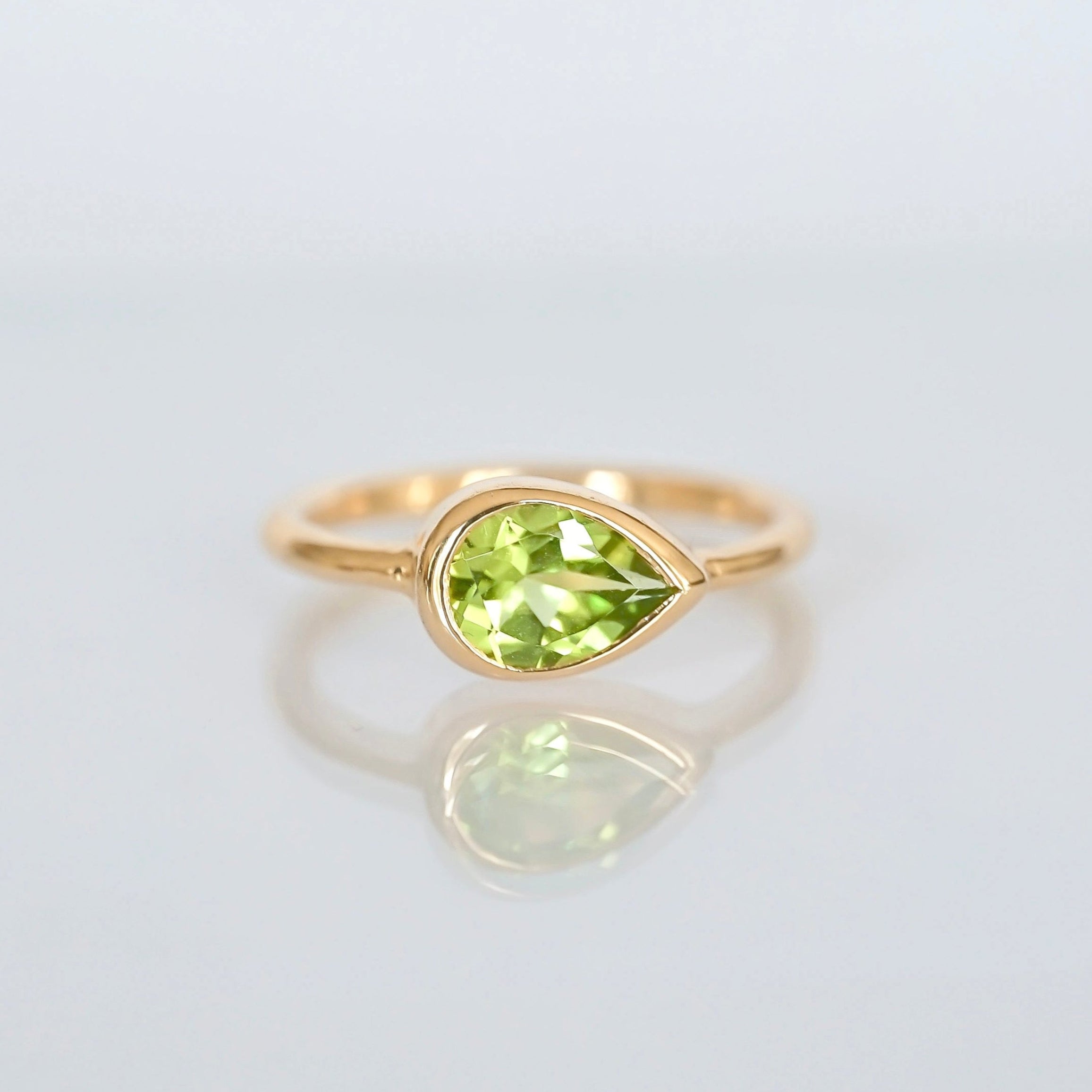 Solitaire Peridot Poire